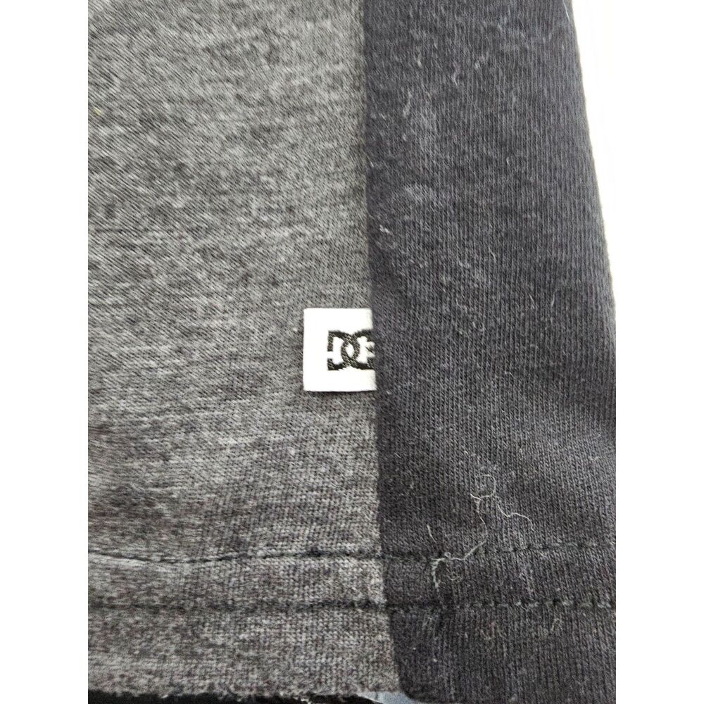 DC Shoes Tank Top Mens M Black Red Colorblock Striped Skater Streetwear - Picture 5 of 7